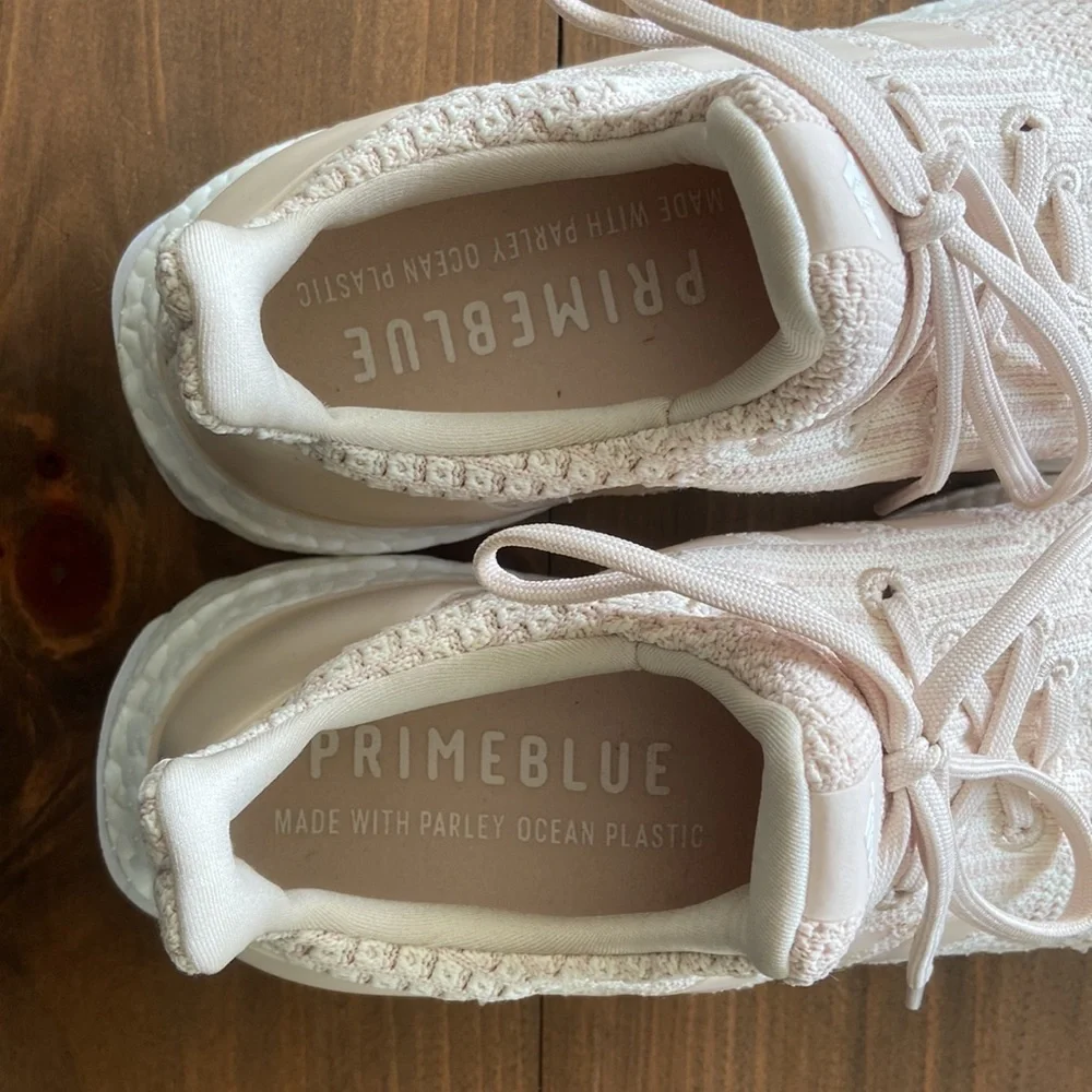 Women’s Adidas Ultraboost DNA Sneakers - Picture 8 of 8